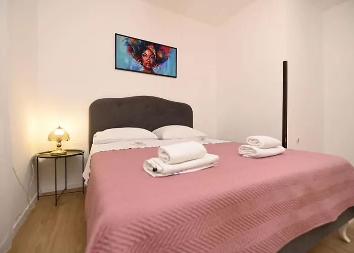 Santa Barbara アパート *